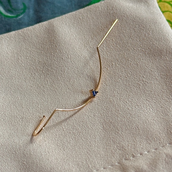 LABULGARA Sapphire Element Needle EarringRight Ear